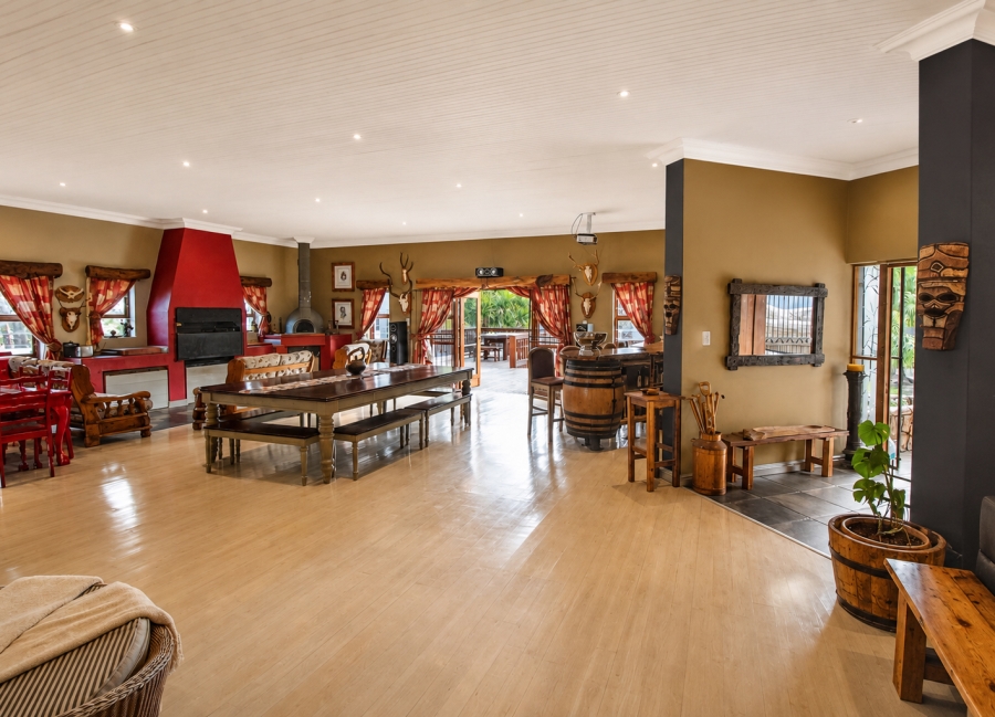 To Let 7 Bedroom Property for Rent in Humansdorp Eastern Cape
